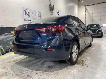 Image 3 2018 MAZDA MAZDA3